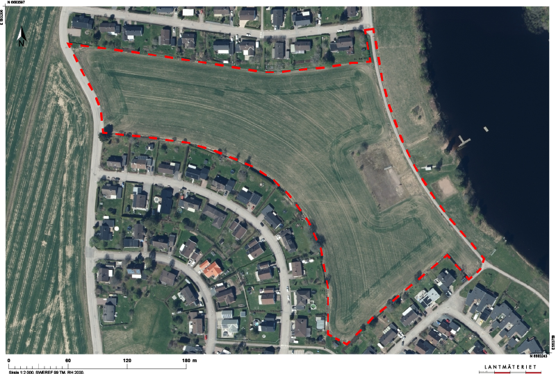 Kartan visar den ungefärliga planområdesgränsen för den nya detaljplanen. Planområdesgränsen är markerad i rött. 