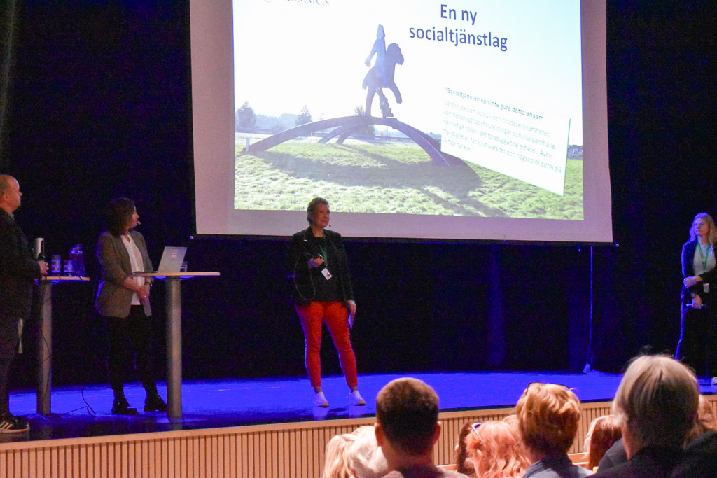 Anna Frisk inleder dagen om nya socialtjänstlagen.