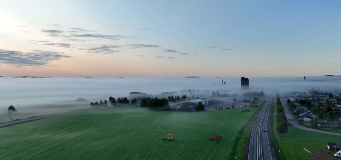 En morgonvy över RV70 med utsikt söderut.