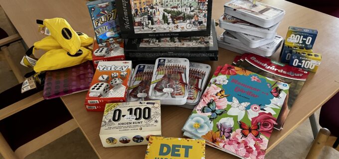 Spel, pussel och andra pysselsaker.