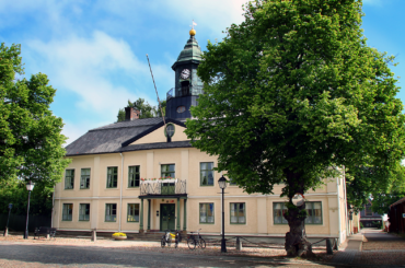 Tyst minut för att hedra offer, anhöriga och drabbade efter våldsdådet